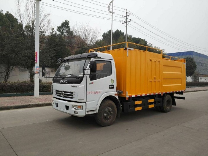 東風(fēng)大多利卡污水處理車(chē)_管道疏通車(chē)